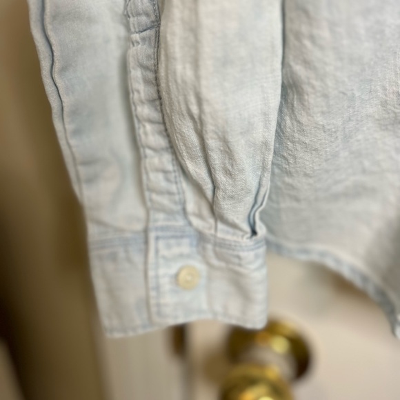 The Loft “softened” chambray light weight denim shirt Sz Medium - Picture 10 of 11
